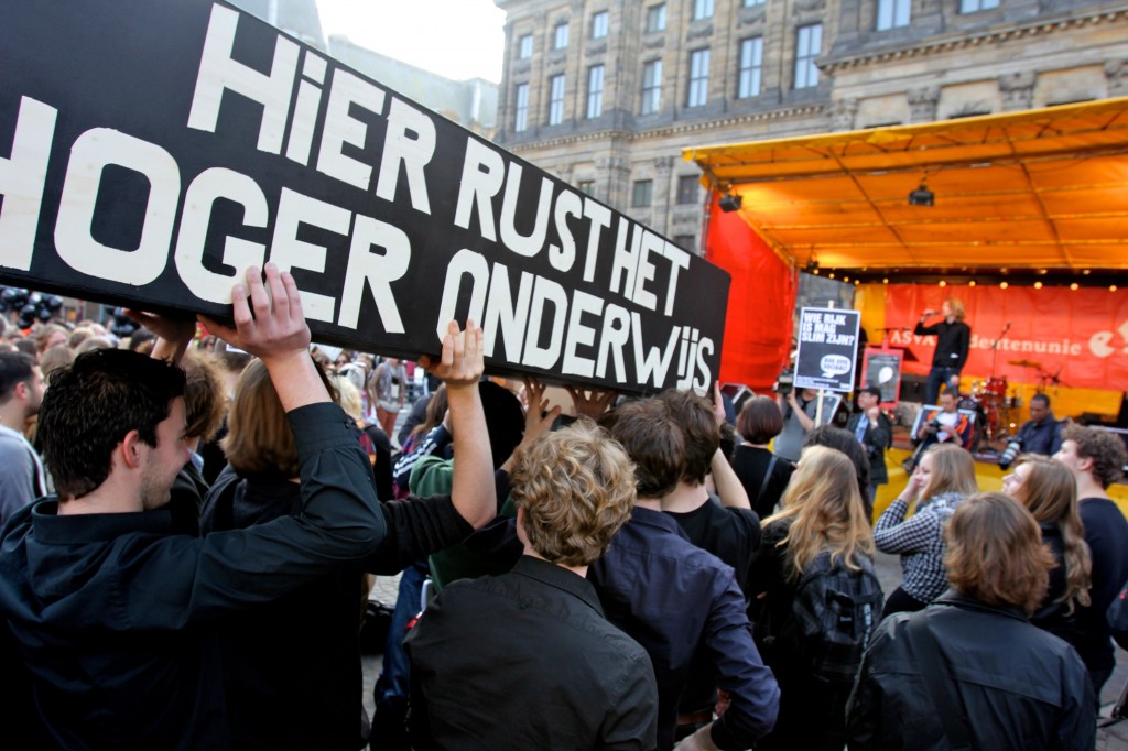 The protests in 2012 were framed as the funeral of the higher education. Coffins were carried through the public, Amsterdam, March 2012. Courtesy of ASVA