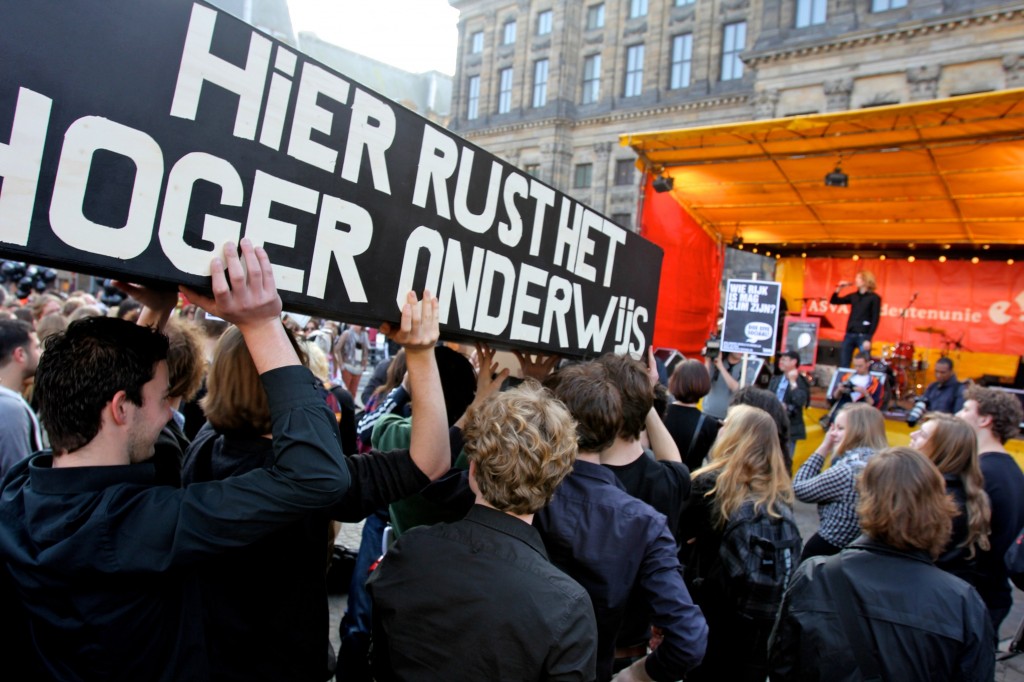 The protests in 2012 were framed as the funeral of the higher education. Coffins were carried through the public, Amsterdam, March 2012. Courtesy of ASVA